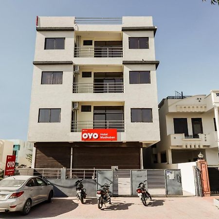 Oyo 67335 Hotel Madhuban Ajmer Bagian luar foto