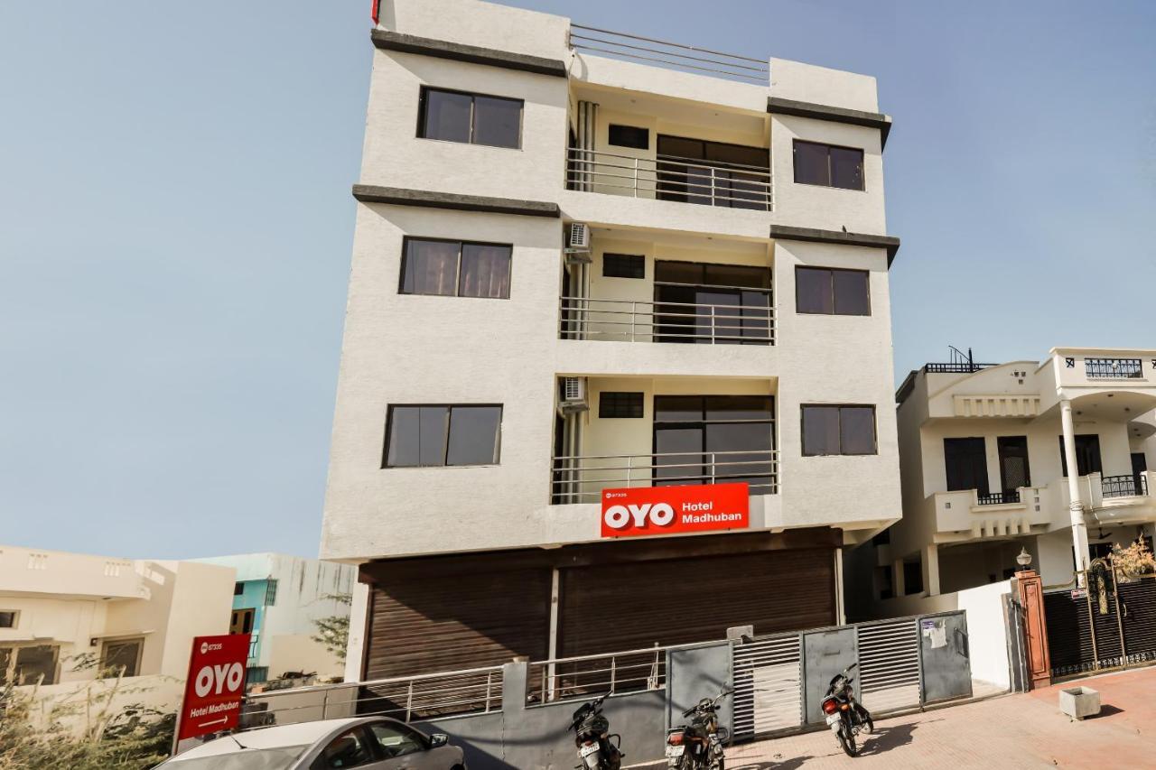 Oyo 67335 Hotel Madhuban Ajmer Bagian luar foto